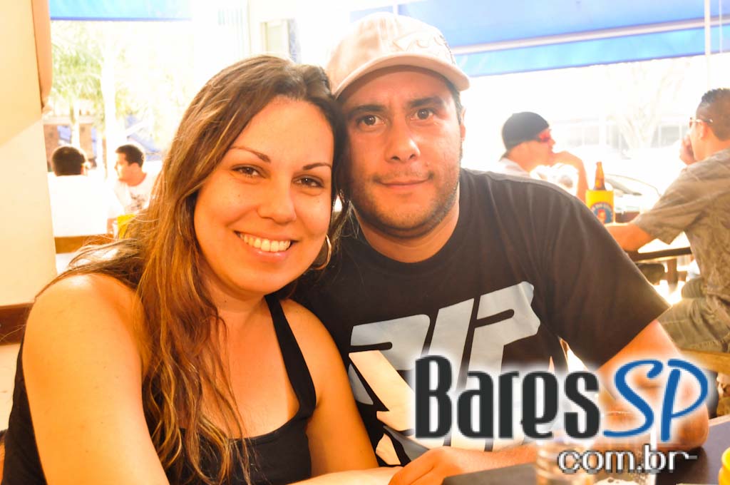 Cervejaria do Luiz Fernandes ofereceu acepipes e salgados da Dona Idalina no domingo Cervejaria do Luiz Fernandes ofereceu acepipes e salgados da Dona Idalina no domingo