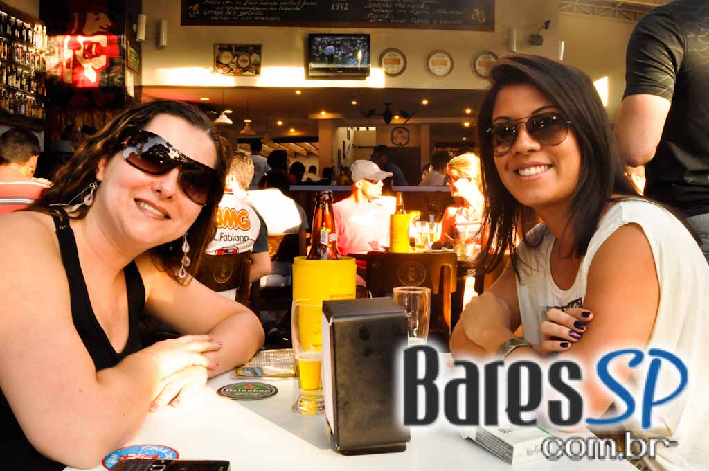 Cervejaria do Luiz Fernandes ofereceu acepipes e salgados da Dona Idalina no domingo Cervejaria do Luiz Fernandes ofereceu acepipes e salgados da Dona Idalina no domingo