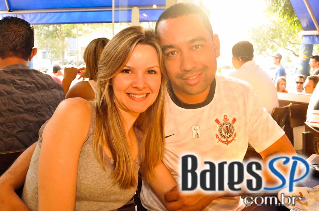 Cervejaria do Luiz Fernandes ofereceu acepipes e salgados da Dona Idalina no domingo Cervejaria do Luiz Fernandes ofereceu acepipes e salgados da Dona Idalina no domingo