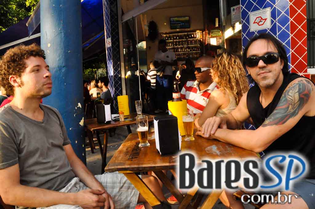 Cervejaria do Luiz Fernandes ofereceu acepipes e salgados da Dona Idalina no domingo Cervejaria do Luiz Fernandes ofereceu acepipes e salgados da Dona Idalina no domingo