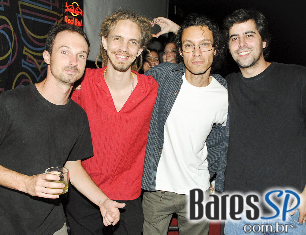 Estúdio Emme realizou o Baile do Emme com a Banda Glória Estúdio Emme realizou o Baile do Emme com a Banda Glória