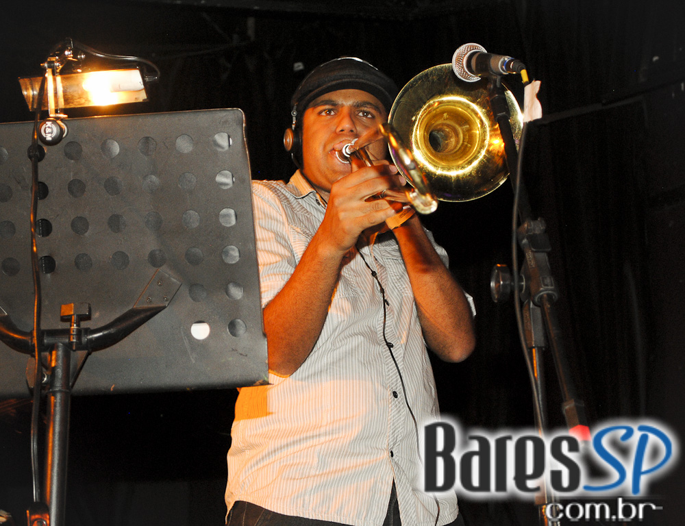 Estúdio Emme realizou o Baile do Emme com a Banda Glória Estúdio Emme realizou o Baile do Emme com a Banda Glória