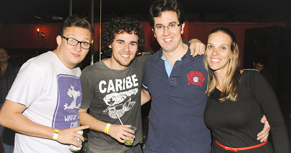 Gambiarra a Festa no Open Bar Club animou o domingo