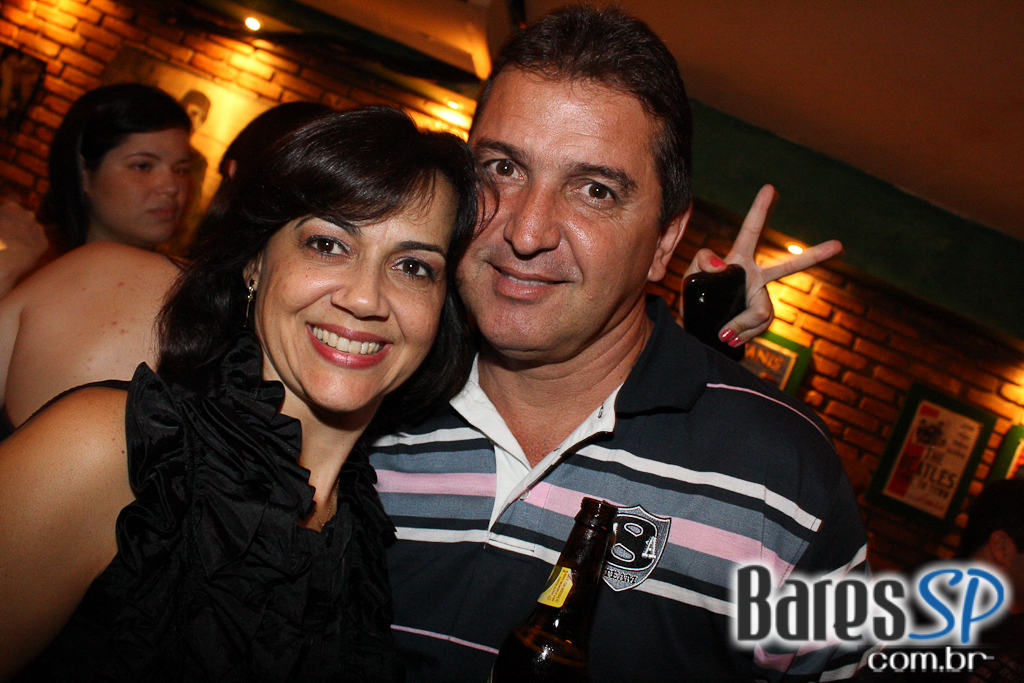Show da Lost Dogs agitou a noite do Morrison Bar na sexta Show da Lost Dogs agitou a noite do Morrison Bar na sexta