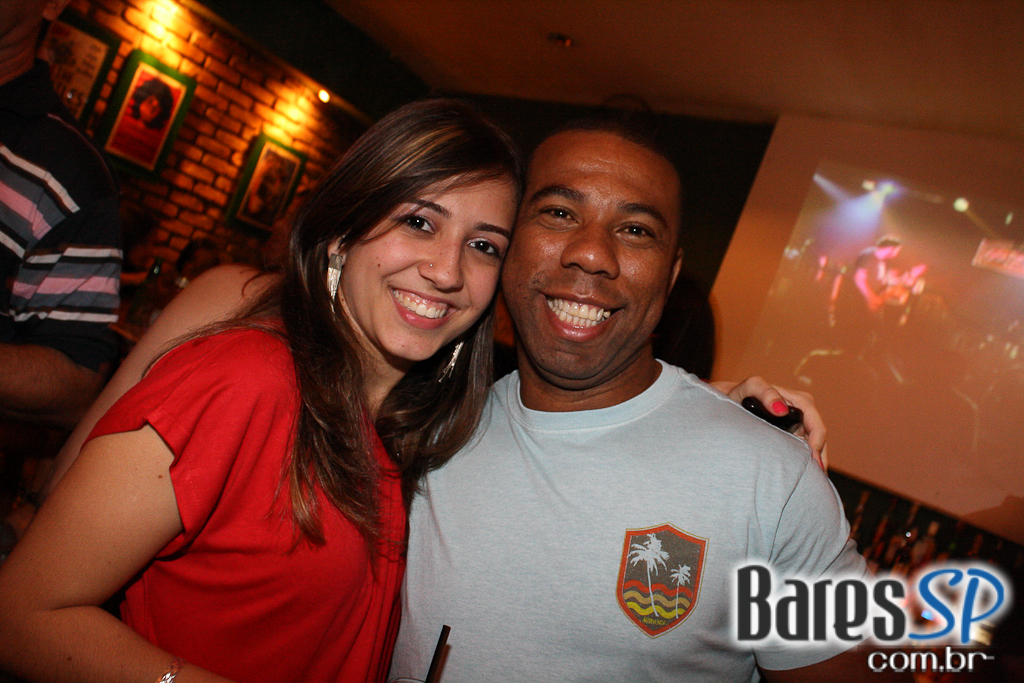 Show da Lost Dogs agitou a noite do Morrison Bar na sexta Show da Lost Dogs agitou a noite do Morrison Bar na sexta