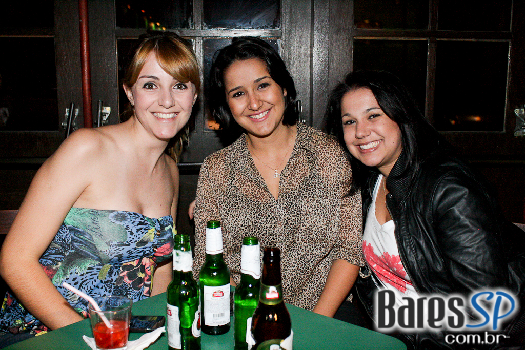 Show da Lost Dogs agitou a noite do Morrison Bar na sexta Show da Lost Dogs agitou a noite do Morrison Bar na sexta