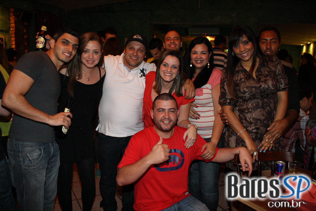 Show da Lost Dogs agitou a noite do Morrison Bar na sexta Show da Lost Dogs agitou a noite do Morrison Bar na sexta