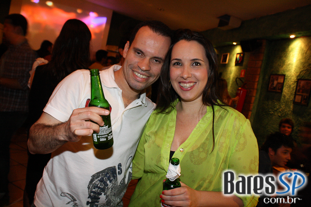 Show da Lost Dogs agitou a noite do Morrison Bar na sexta Show da Lost Dogs agitou a noite do Morrison Bar na sexta