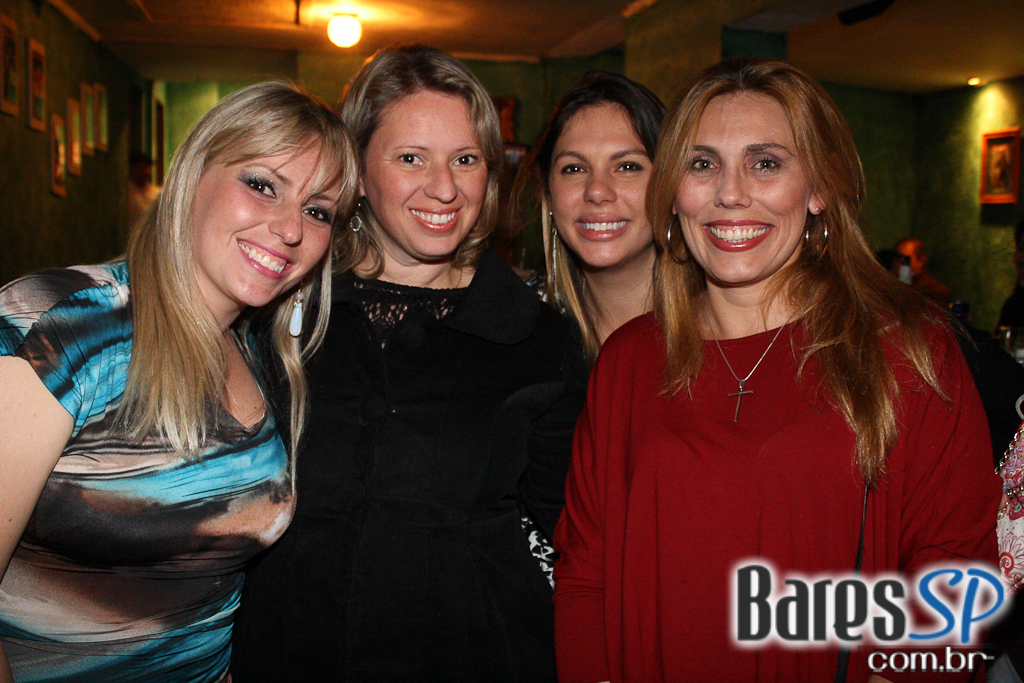Show da Lost Dogs agitou a noite do Morrison Bar na sexta Show da Lost Dogs agitou a noite do Morrison Bar na sexta