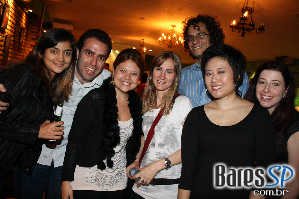 Show da Lost Dogs agitou a noite do Morrison Bar na sexta Show da Lost Dogs agitou a noite do Morrison Bar na sexta