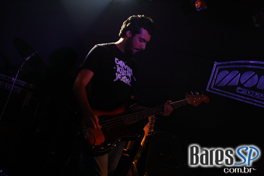 Show da Lost Dogs agitou a noite do Morrison Bar na sexta Show da Lost Dogs agitou a noite do Morrison Bar na sexta