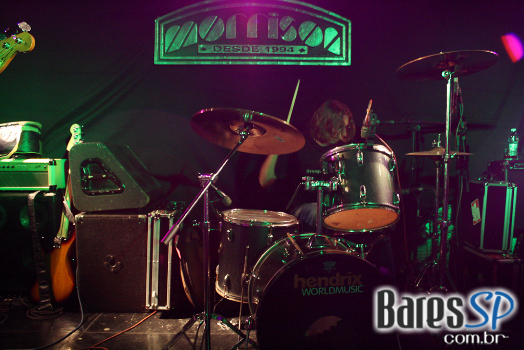 Show da Lost Dogs agitou a noite do Morrison Bar na sexta Show da Lost Dogs agitou a noite do Morrison Bar na sexta
