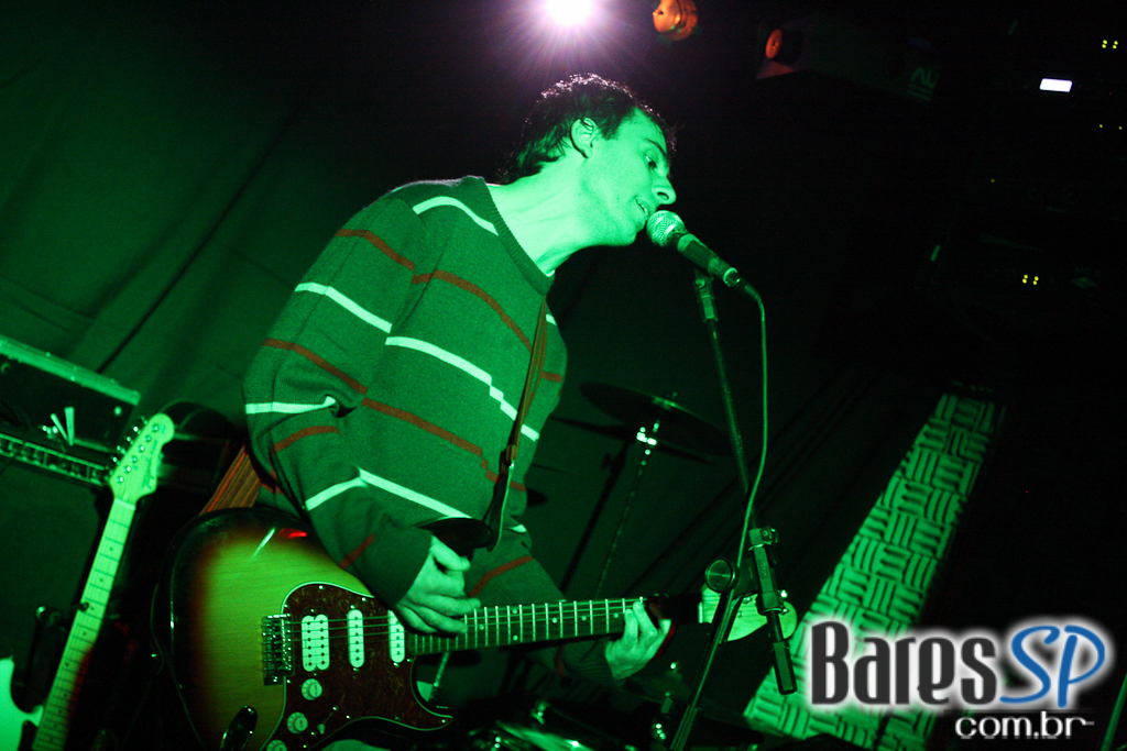 Show da Lost Dogs agitou a noite do Morrison Bar na sexta Show da Lost Dogs agitou a noite do Morrison Bar na sexta