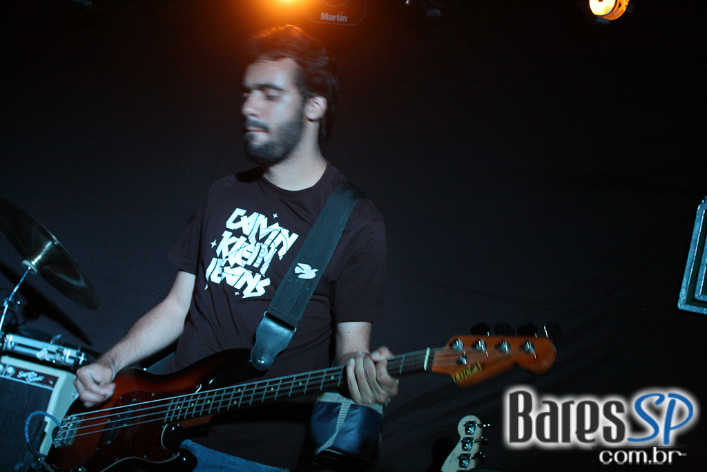 Show da Lost Dogs agitou a noite do Morrison Bar na sexta Show da Lost Dogs agitou a noite do Morrison Bar na sexta