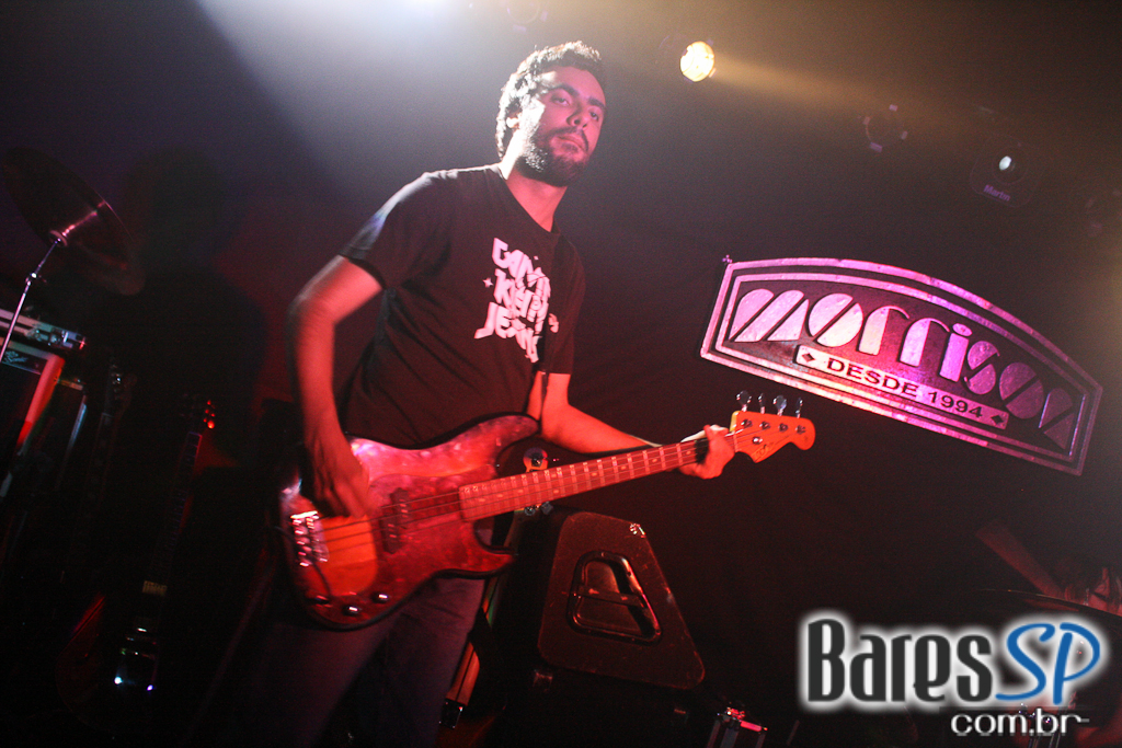 Show da Lost Dogs agitou a noite do Morrison Bar na sexta Show da Lost Dogs agitou a noite do Morrison Bar na sexta