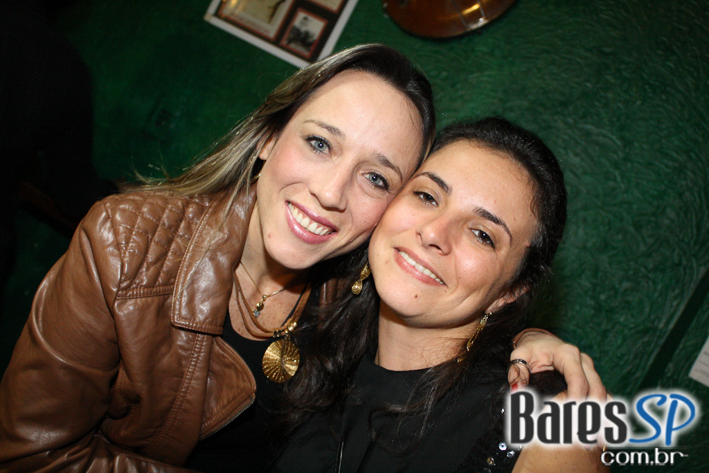 Show da Lost Dogs agitou a noite do Morrison Bar na sexta Show da Lost Dogs agitou a noite do Morrison Bar na sexta