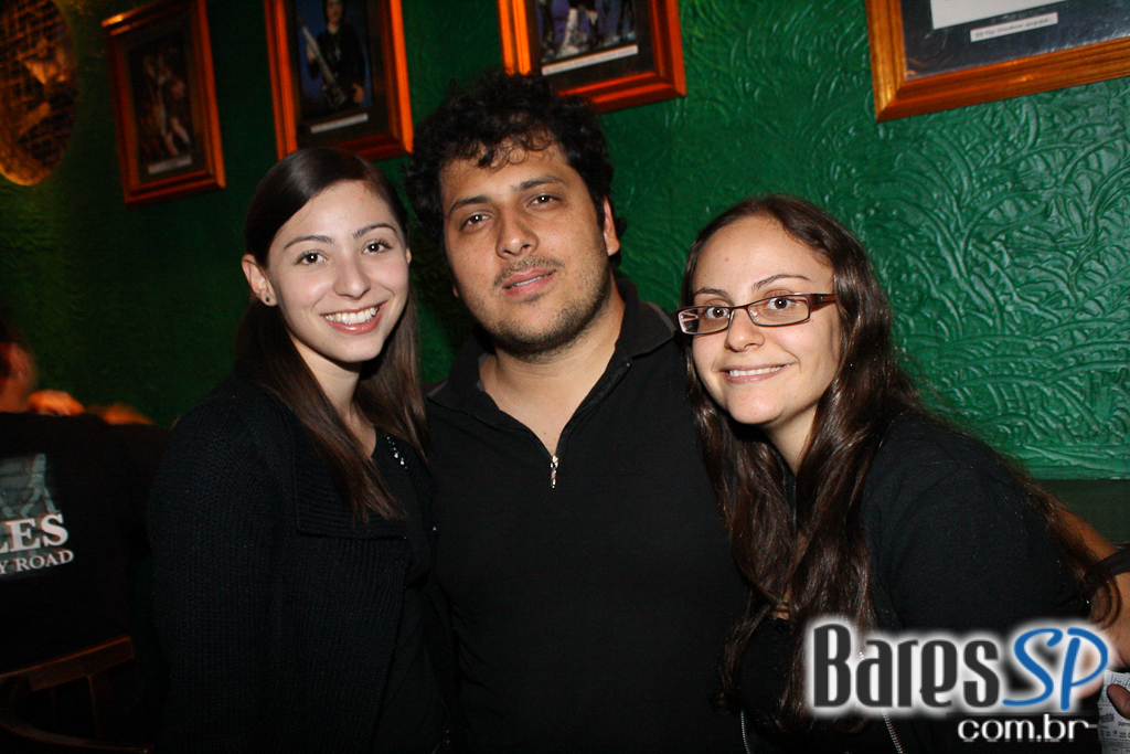Show da Lost Dogs agitou a noite do Morrison Bar na sexta Show da Lost Dogs agitou a noite do Morrison Bar na sexta