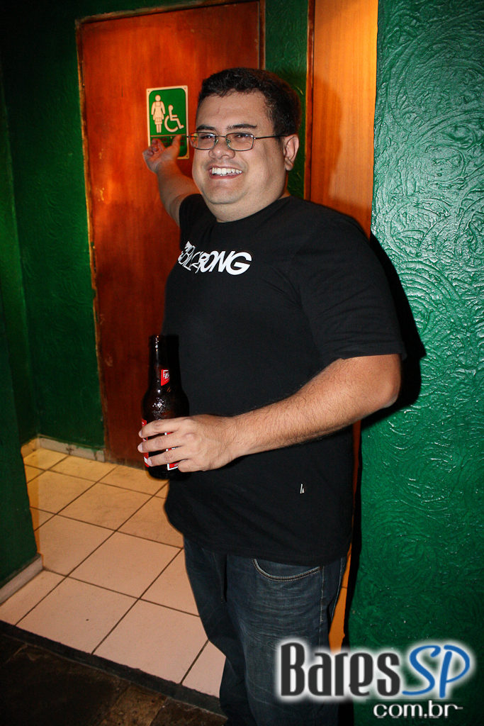 Show da Lost Dogs agitou a noite do Morrison Bar na sexta Show da Lost Dogs agitou a noite do Morrison Bar na sexta