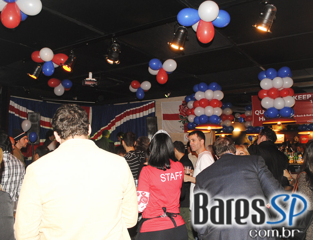 Descontração e promoção na quarta-feira do The Queens Head Descontração e promoção na quarta-feira do The Queens Head