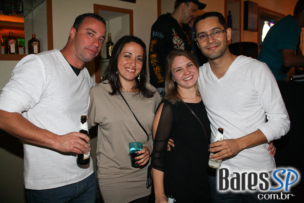 Noite Especial com DJs convidados no Mary Pop Noite Especial com DJs convidados no Mary Pop