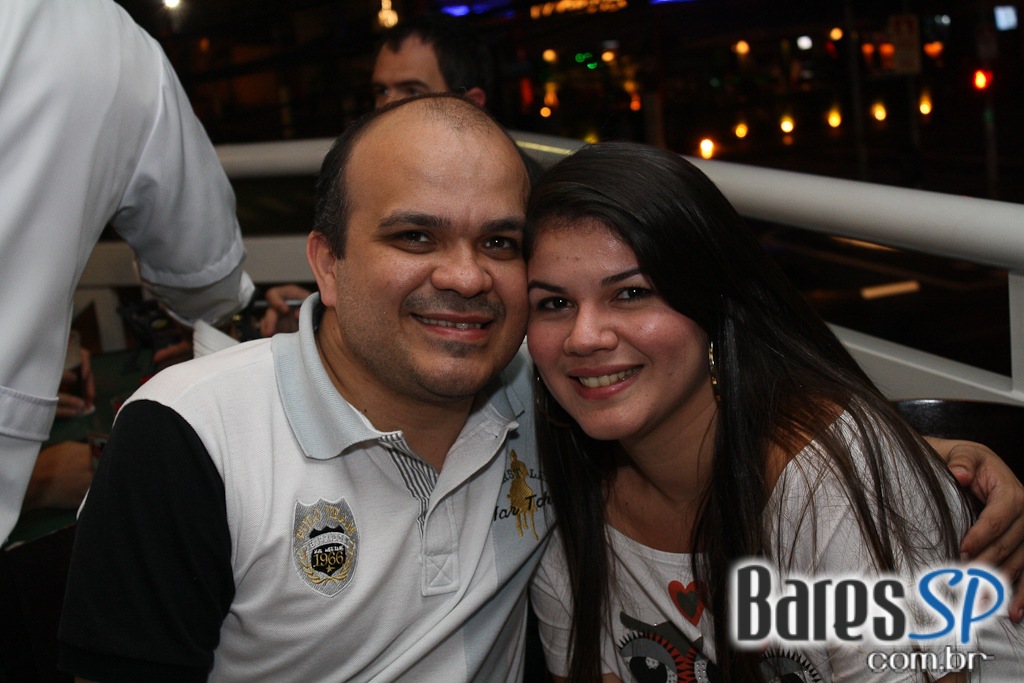 Happy hour com chopp gelado e picanha no rechaud no Bar do Juarez Happy hour com chopp gelado e picanha no rechaud no Bar do Juarez