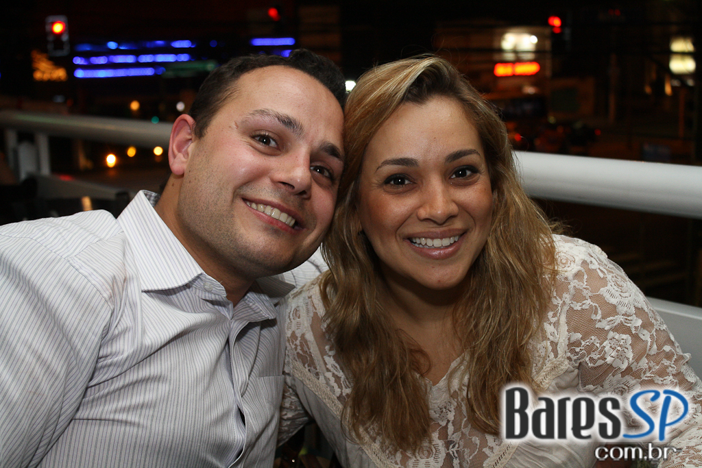 Happy hour com chopp gelado e picanha no rechaud no Bar do Juarez Happy hour com chopp gelado e picanha no rechaud no Bar do Juarez