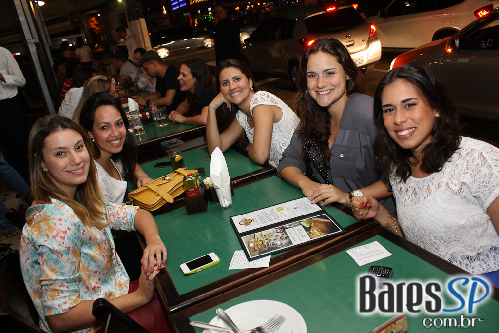 Happy hour com chopp gelado e picanha no rechaud no Bar do Juarez Happy hour com chopp gelado e picanha no rechaud no Bar do Juarez