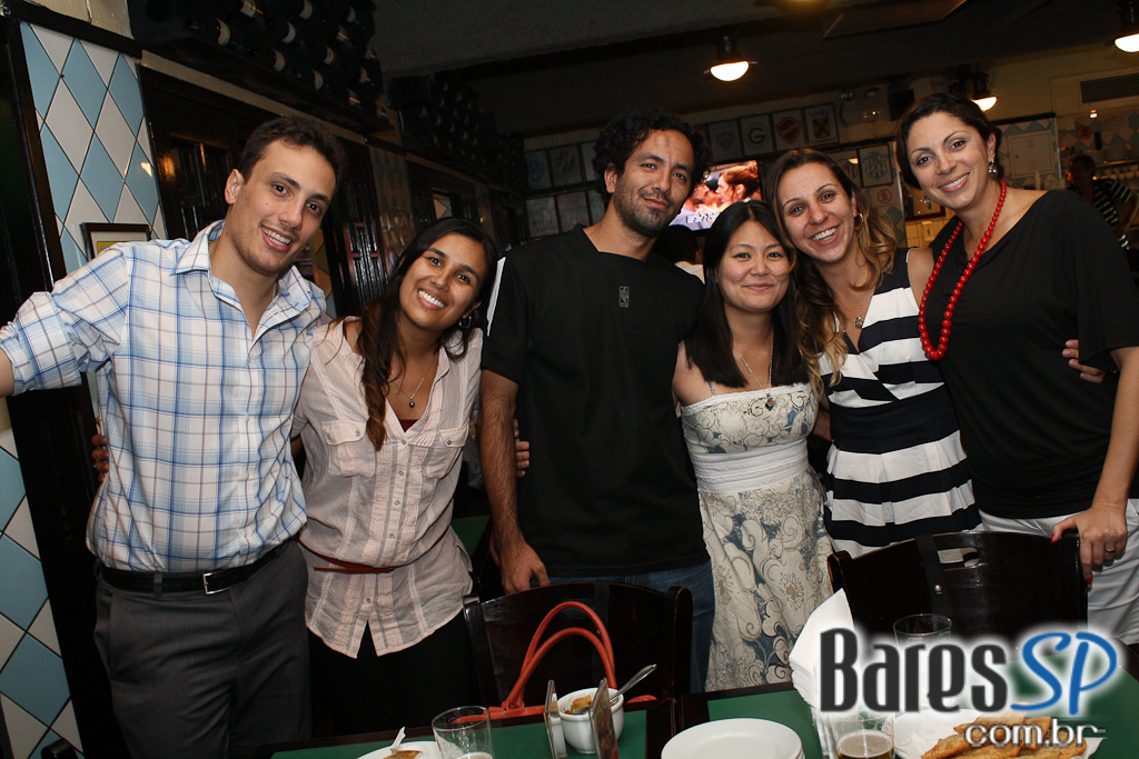 Happy hour com chopp gelado e picanha no rechaud no Bar do Juarez Happy hour com chopp gelado e picanha no rechaud no Bar do Juarez