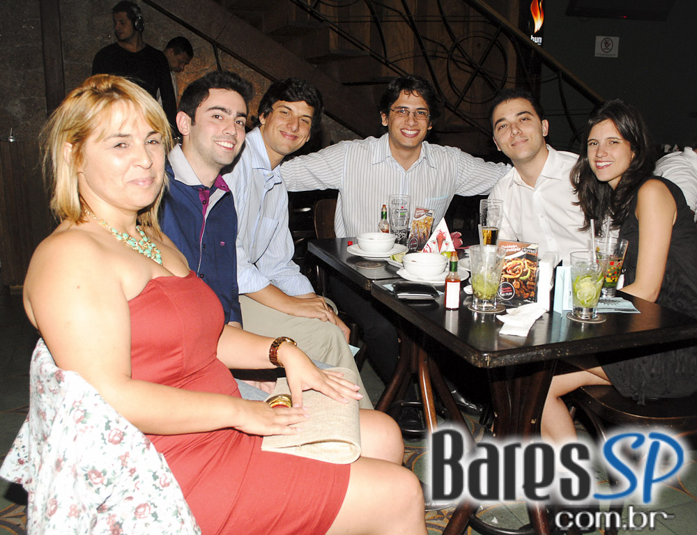 Boteco Ferraz ofereceu happy hour descontraído em um ambiente saudosista Boteco Ferraz ofereceu happy hour descontraído em um ambiente saudosista