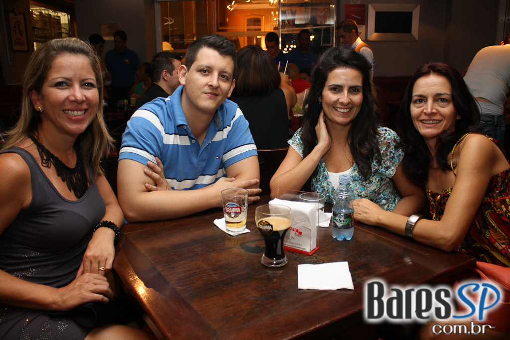 Paulah Gauss e Vanessa Jackson foram algumas das atrações do Bar Brahma Centro Paulah Gauss e Vanessa Jackson foram algumas das atrações do Bar Brahma Centro