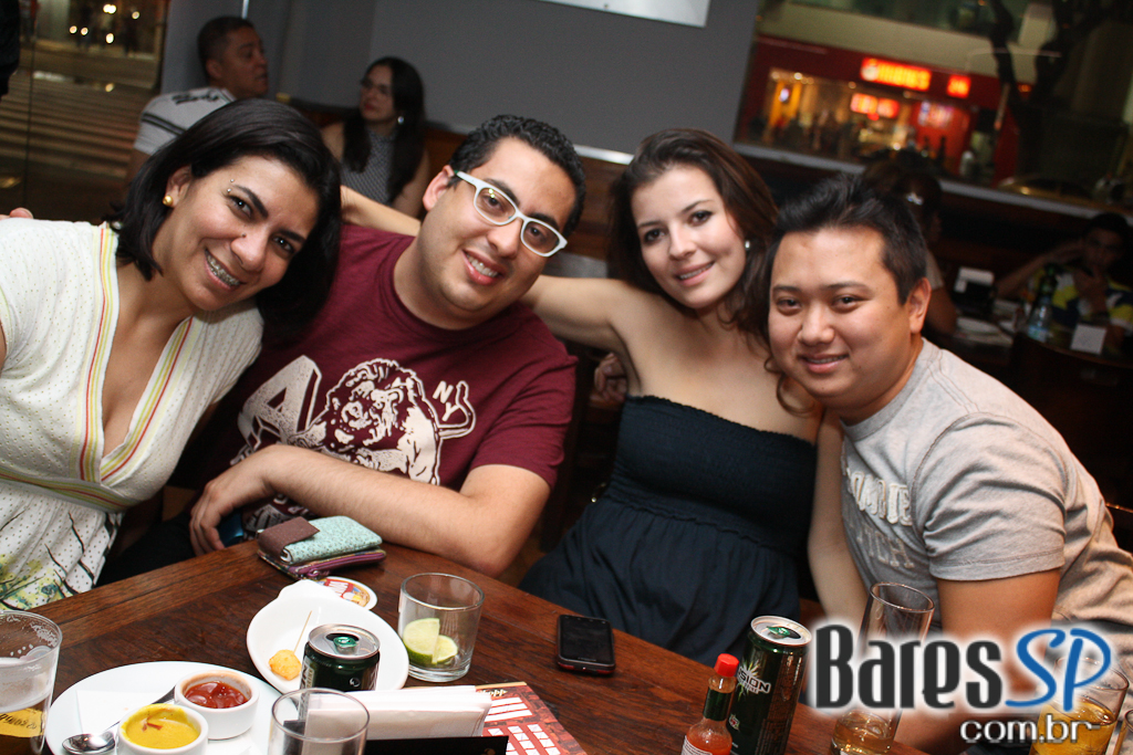 Paulah Gauss e Vanessa Jackson foram algumas das atrações do Bar Brahma Centro Paulah Gauss e Vanessa Jackson foram algumas das atrações do Bar Brahma Centro