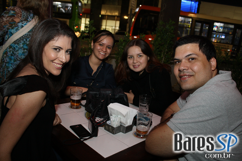Paulah Gauss e Vanessa Jackson foram algumas das atrações do Bar Brahma Centro Paulah Gauss e Vanessa Jackson foram algumas das atrações do Bar Brahma Centro