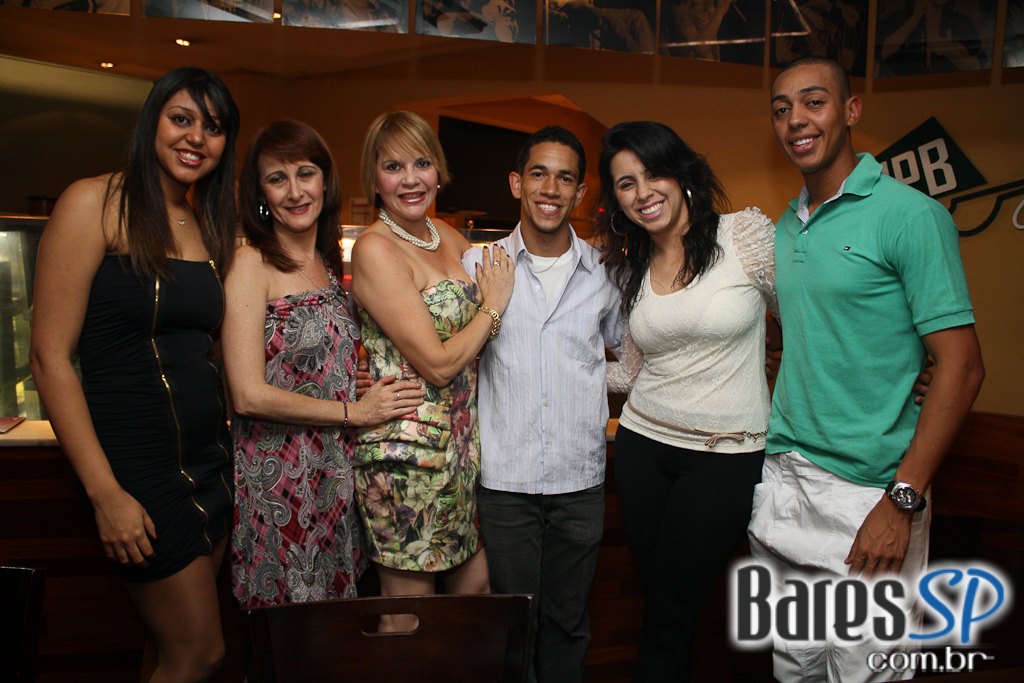 Paulah Gauss e Vanessa Jackson foram algumas das atrações do Bar Brahma Centro Paulah Gauss e Vanessa Jackson foram algumas das atrações do Bar Brahma Centro