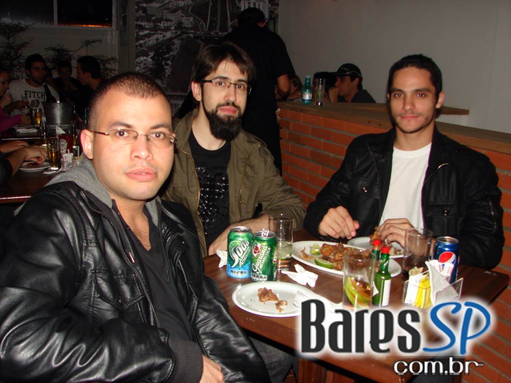 Quintal 23 transmitiu a luta entre Anderson Silva e Bonnar pelo UFC Quintal 23 transmitiu a luta entre Anderson Silva e Bonnar pelo UFC