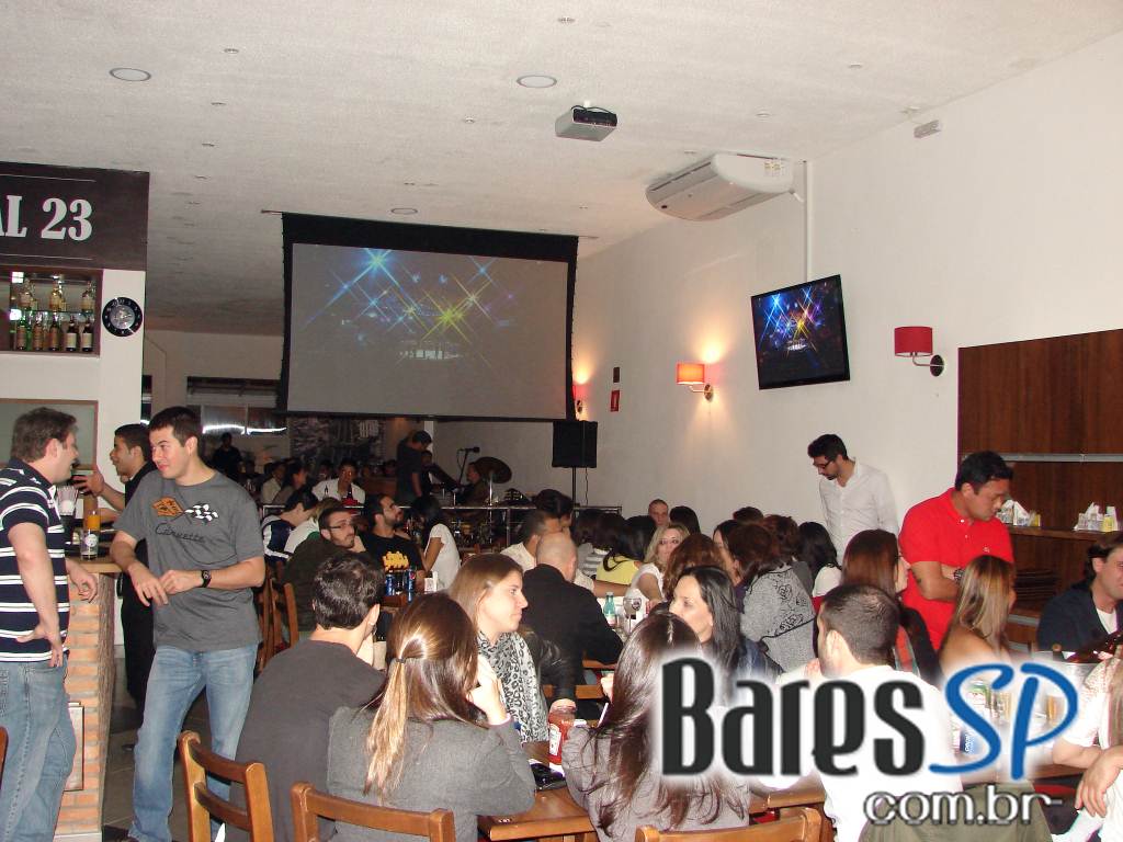 Quintal 23 transmitiu a luta entre Anderson Silva e Bonnar pelo UFC Quintal 23 transmitiu a luta entre Anderson Silva e Bonnar pelo UFC