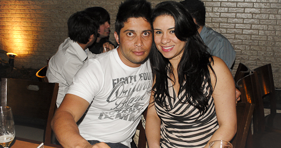 Zero a Zero Sport Bar ofereceu happy hour com Double Caipirinha e stand-up