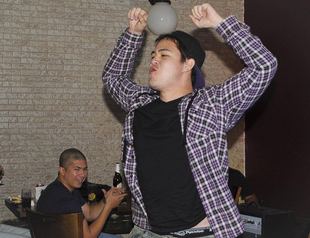 Zero a Zero Sport Bar ofereceu happy hour com Double Caipirinha e stand-up Zero a Zero Sport Bar ofereceu happy hour com Double Caipirinha e stand-up