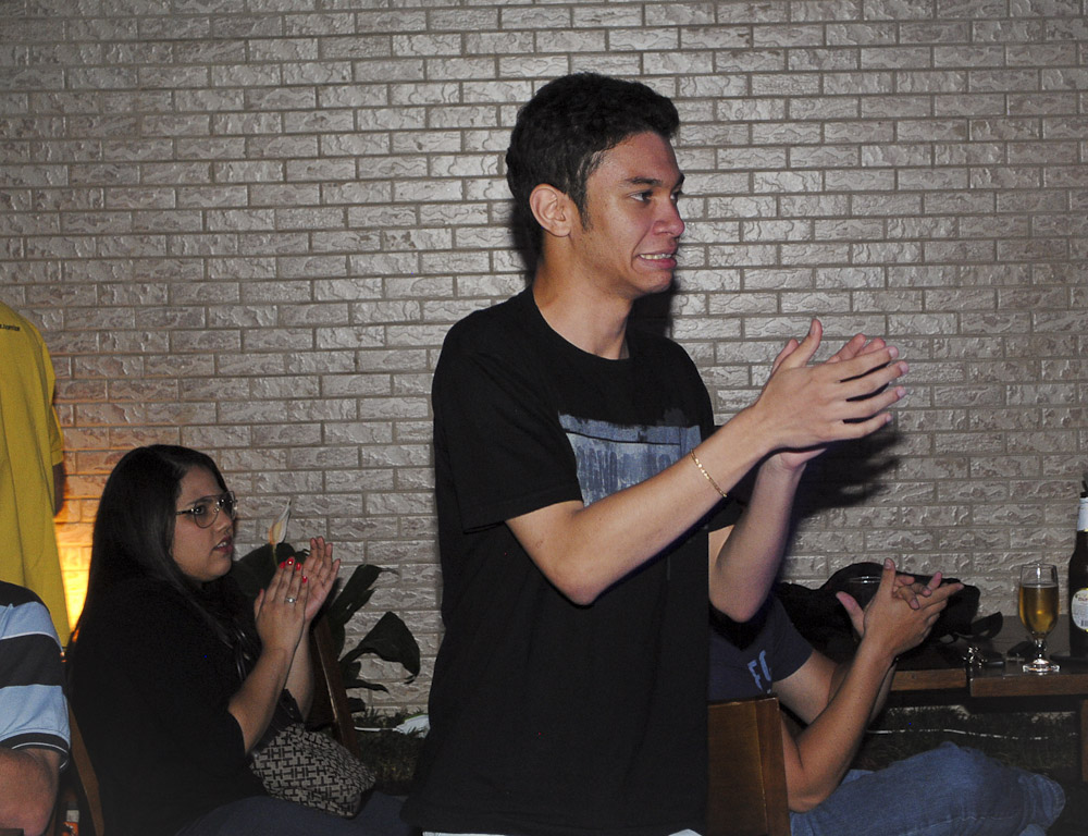 Zero a Zero Sport Bar ofereceu happy hour com Double Caipirinha e stand-up Zero a Zero Sport Bar ofereceu happy hour com Double Caipirinha e stand-up