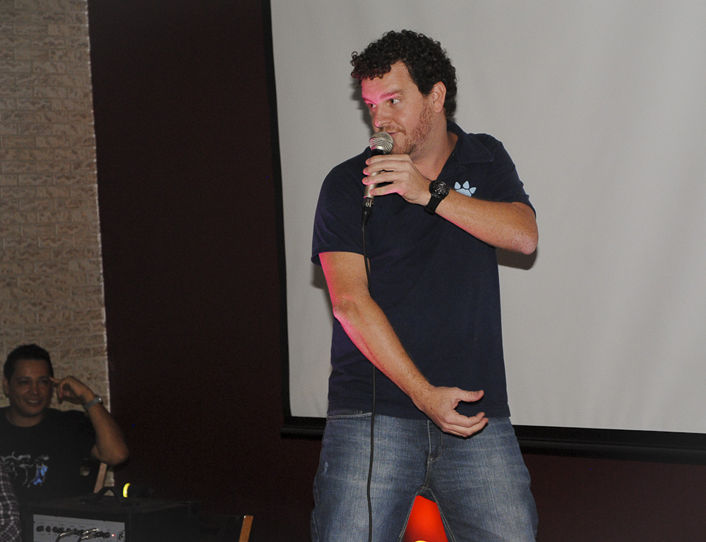 Zero a Zero Sport Bar ofereceu happy hour com Double Caipirinha e stand-up Zero a Zero Sport Bar ofereceu happy hour com Double Caipirinha e stand-up