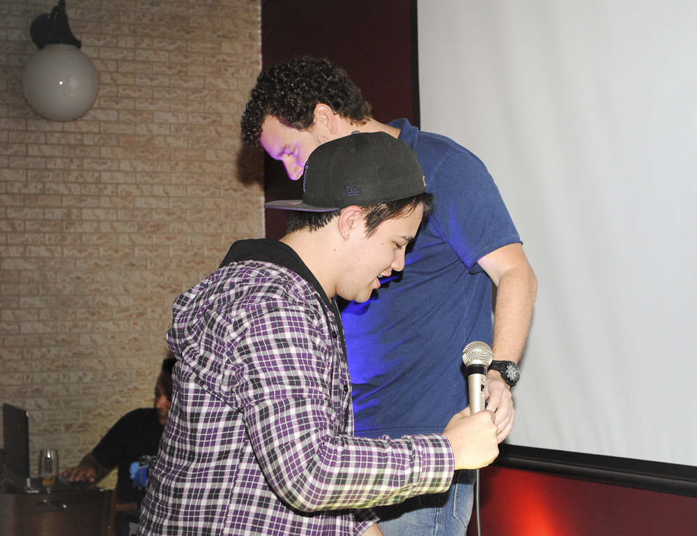 Zero a Zero Sport Bar ofereceu happy hour com Double Caipirinha e stand-up Zero a Zero Sport Bar ofereceu happy hour com Double Caipirinha e stand-up