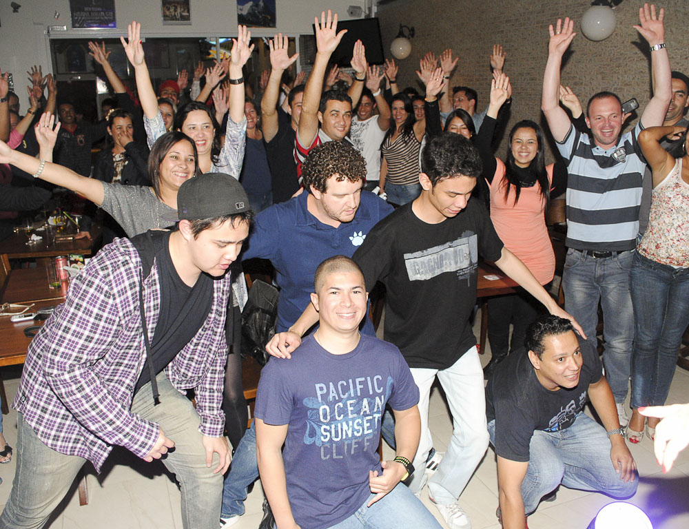 Zero a Zero Sport Bar ofereceu happy hour com Double Caipirinha e stand-up Zero a Zero Sport Bar ofereceu happy hour com Double Caipirinha e stand-up