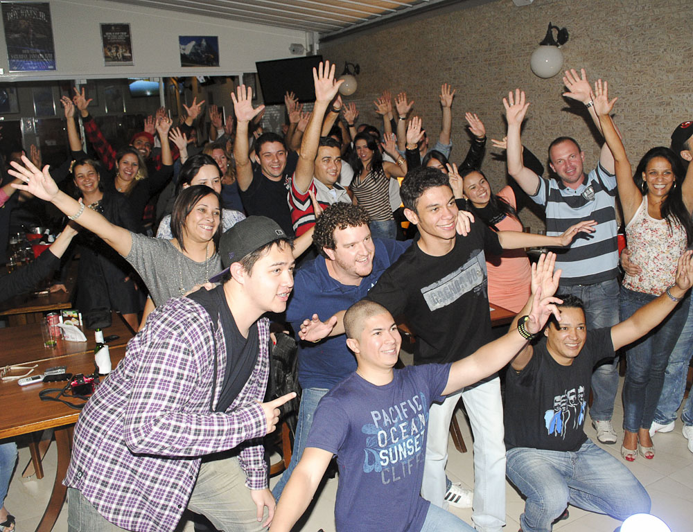 Zero a Zero Sport Bar ofereceu happy hour com Double Caipirinha e stand-up Zero a Zero Sport Bar ofereceu happy hour com Double Caipirinha e stand-up