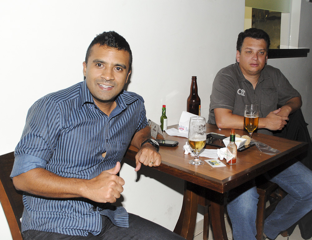 Zero a Zero Sport Bar ofereceu happy hour com Double Caipirinha e stand-up Zero a Zero Sport Bar ofereceu happy hour com Double Caipirinha e stand-up