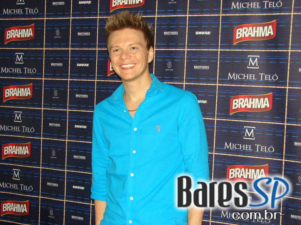 Um dos maiores fenômenos de 2012, Michel Teló se apresentou no Villa Mix Um dos maiores fenômenos de 2012, Michel Teló se apresentou no Villa Mix