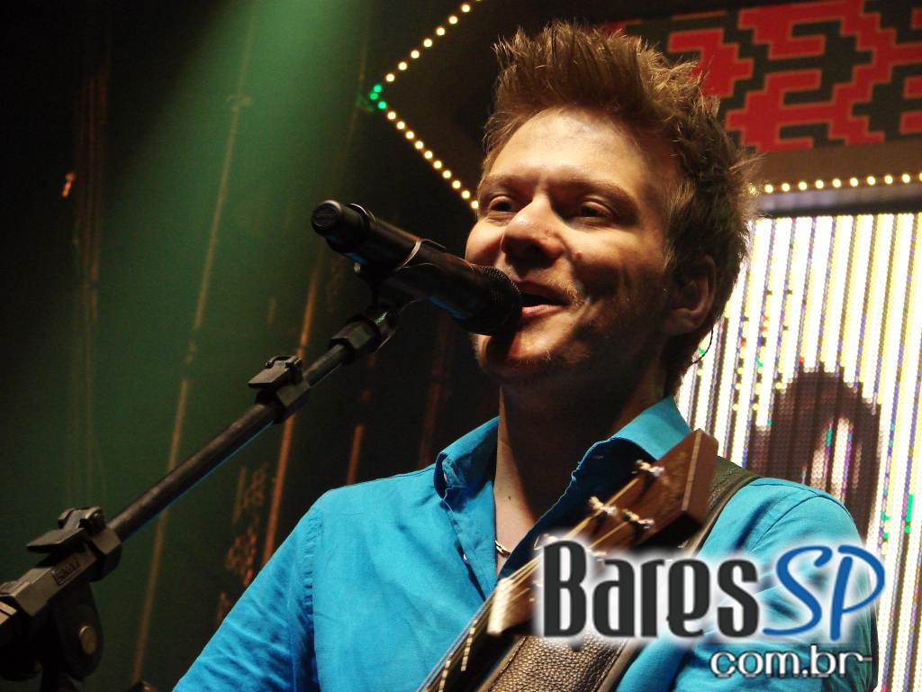 Um dos maiores fenômenos de 2012, Michel Teló se apresentou no Villa Mix Um dos maiores fenômenos de 2012, Michel Teló se apresentou no Villa Mix