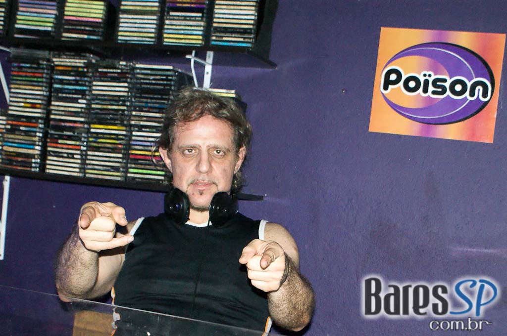 Festa Flash Pop & Rock na pista do Poison Bar e Balada Festa Flash Pop & Rock na pista do Poison Bar e Balada