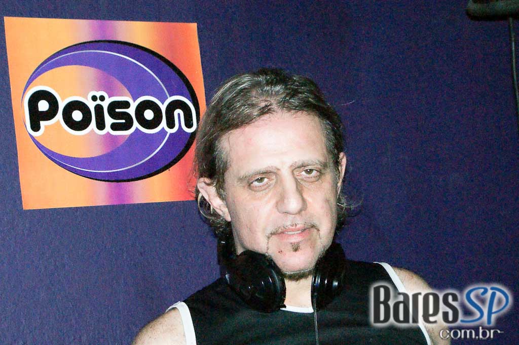 Festa Flash Pop & Rock na pista do Poison Bar e Balada Festa Flash Pop & Rock na pista do Poison Bar e Balada