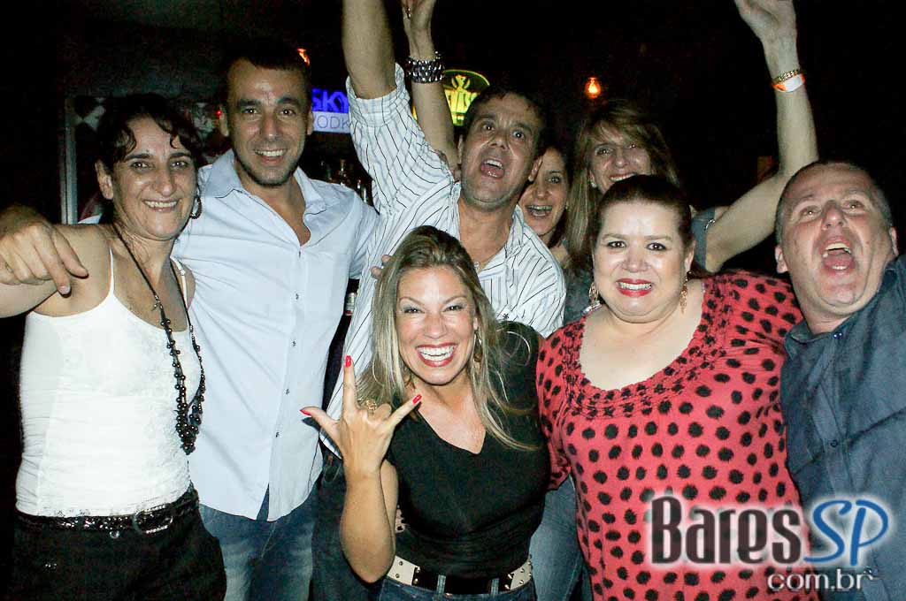 Festa Flash Pop & Rock na pista do Poison Bar e Balada Festa Flash Pop & Rock na pista do Poison Bar e Balada