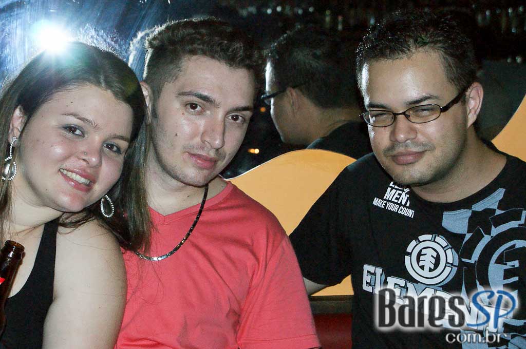Festa Flash Pop & Rock na pista do Poison Bar e Balada Festa Flash Pop & Rock na pista do Poison Bar e Balada