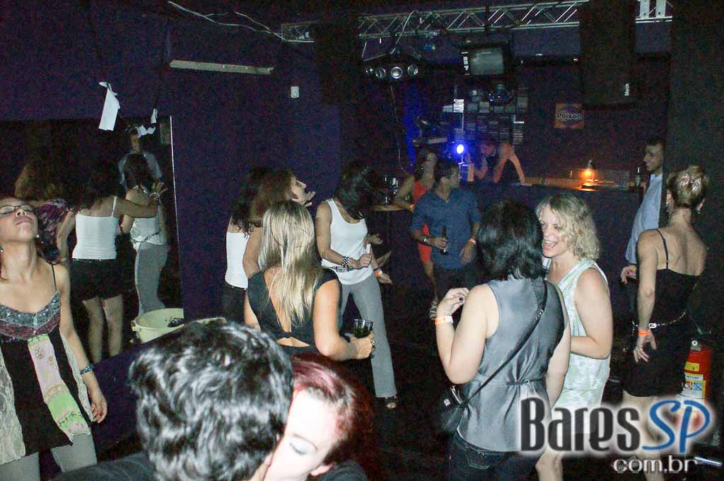 Festa Flash Pop & Rock na pista do Poison Bar e Balada Festa Flash Pop & Rock na pista do Poison Bar e Balada